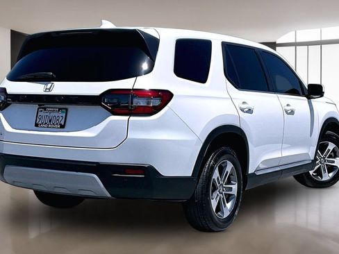 Used 2025 Honda Pilot EX-L image 6
