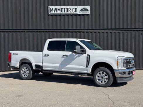 Used 2024 Ford F250 XLT AWD/4WD image 1