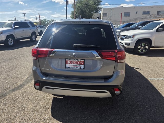 Used 2020 Mitsubishi Outlander SE FWD image 2