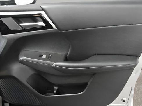 Used 2024 Mitsubishi Outlander SE FWD image 14