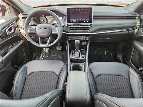 Used 2026 Jeep Compass Latitude image 16