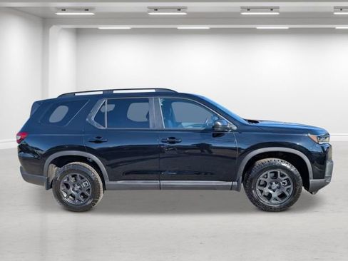 New 2026 Honda Pilot TrailSport image 2