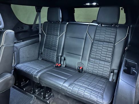 Used 2022 Cadillac Escalade ESV Sport Platinum w/ Heavy-Duty Trailer Package AWD/4WD image 17