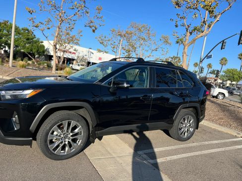 Used 2022 Toyota RAV4 XLE Premium FWD image 8