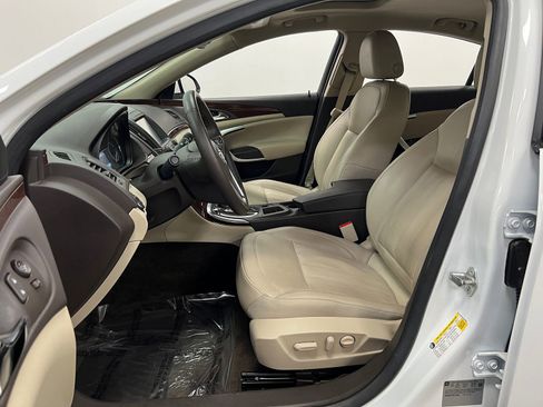 Used 2016 Buick Regal image 10