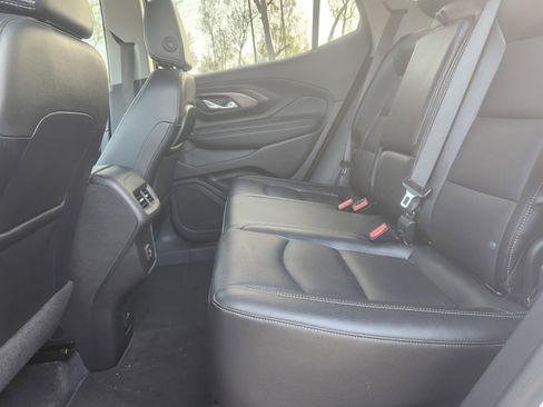 Used 2024 GMC Terrain SLT image 18