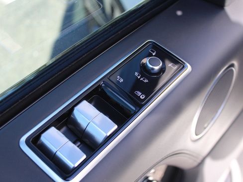 Used 2020 Land Rover Range Rover SV Autobiography Dynamic image 15