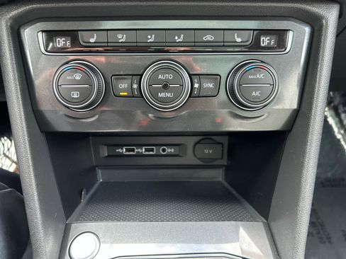 Used 2018 Volkswagen Tiguan SE w/ Panoramic Sunroof Package AWD/4WD image 20