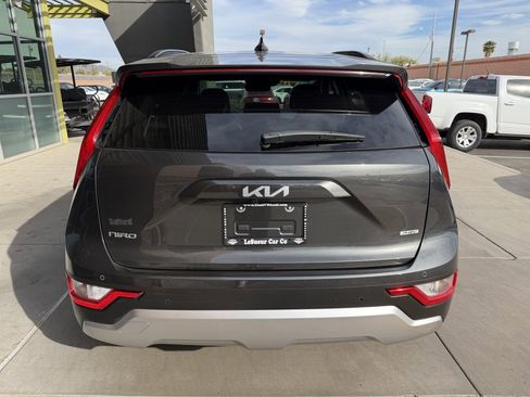 Used 2024 Kia Niro EX w/ EX Cold Weather Package image 13