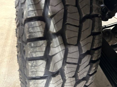 Used 2022 Chevrolet Silverado 2500 LT w/ Convenience Package image 38