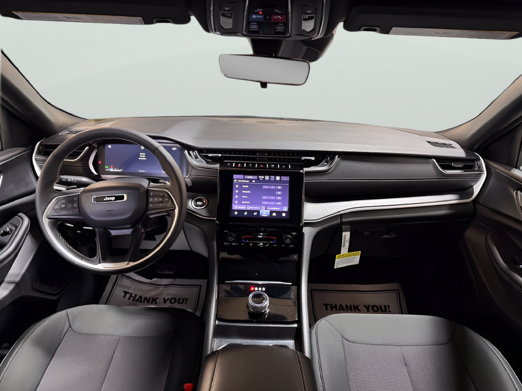 Certified 2025 Jeep Grand Cherokee Laredo X AWD/4WD image 6