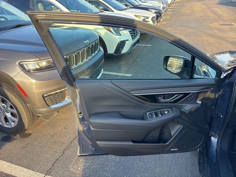Used 2025 Subaru Outback Touring XT image 19