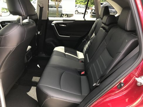Certified 2023 Toyota RAV4 XLE Premium AWD/4WD image 24
