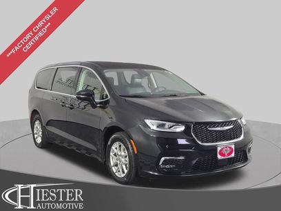 Used 2024 Chrysler Pacifica Touring-L