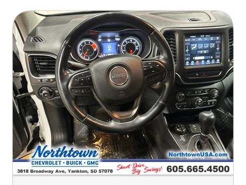 Used 2020 Jeep Cherokee Trailhawk w/ Cold Weather Group AWD/4WD image 13