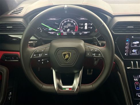 Used 2024 Lamborghini Urus S image 11