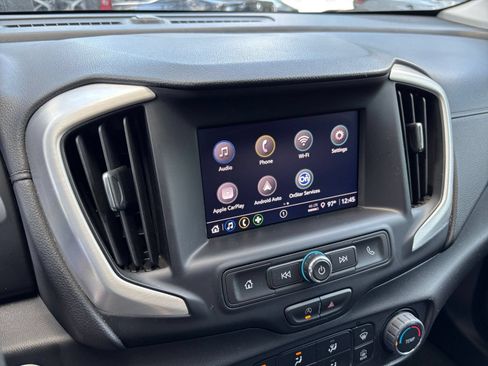 Used 2024 GMC Terrain SLE FWD image 20