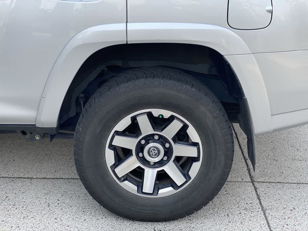 Used 2021 Toyota 4Runner TRD Off-Road Premium AWD/4WD image 12