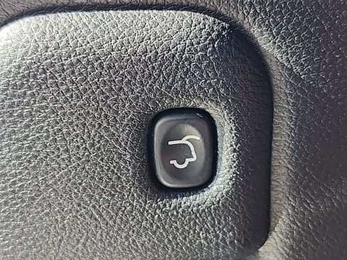 Used 2017 Jeep Grand Cherokee Limited image 20