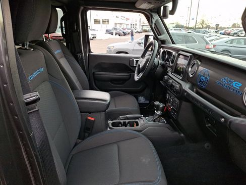 Used 2022 Jeep Wrangler Unlimited Rubicon 4xe w/ Cold Weather Group image 12