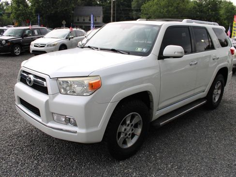 Used 2011 Toyota 4Runner SR5 w/ Premium Pkg w/Leather AWD/4WD image 2