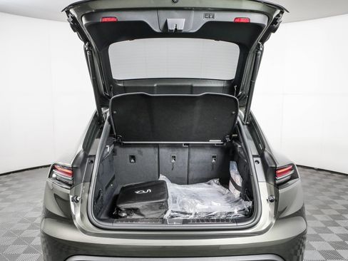 New 2026 Porsche Macan 4 Electric AWD/4WD image 33