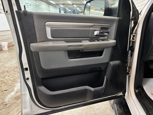 Used 2017 RAM 2500 SLT AWD/4WD image 9