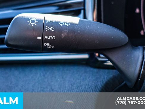 Used 2025 Toyota Camry LE image 32