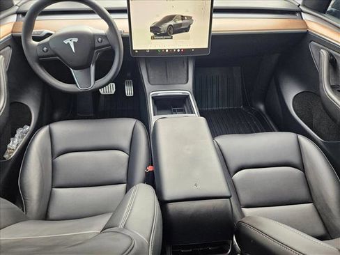 Used 2023 Tesla Model Y Performance image 18