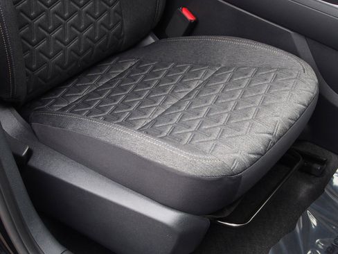 Used 2026 Nissan Kicks SV image 12