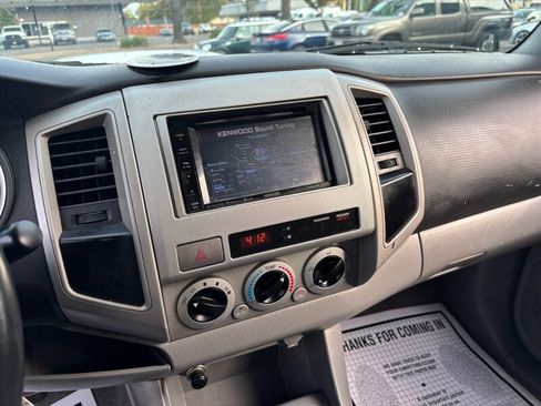 Used 2009 Toyota Tacoma PreRunner image 18