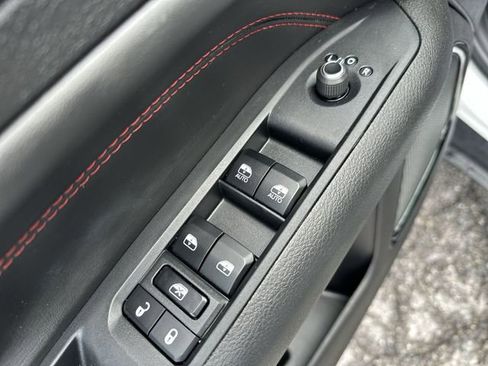 Used 2025 Jeep Compass Trailhawk AWD/4WD image 17