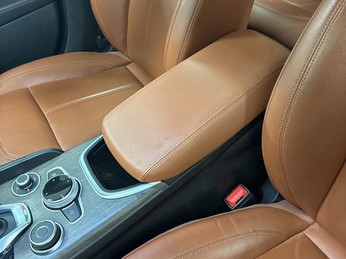 Used 2020 Alfa Romeo Giulia Ti w/ Active Blind Spot Package image 17