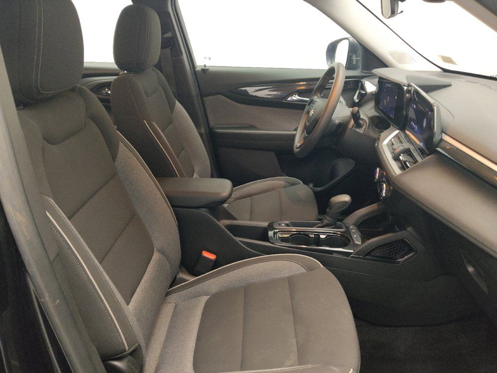 Used 2025 Chevrolet TrailBlazer LS FWD image 21