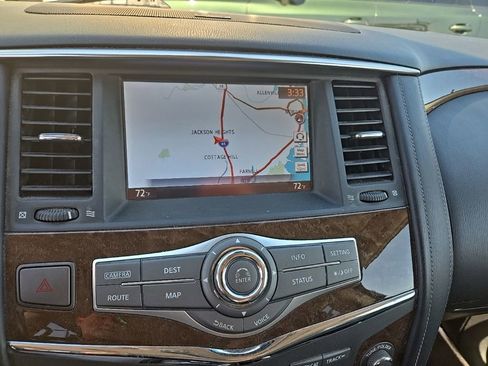 Used 2017 INFINITI QX80 2WD w/ Driver Assistance Package image 16