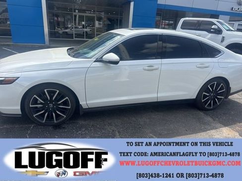 Used 2023 Honda Accord Touring image 1