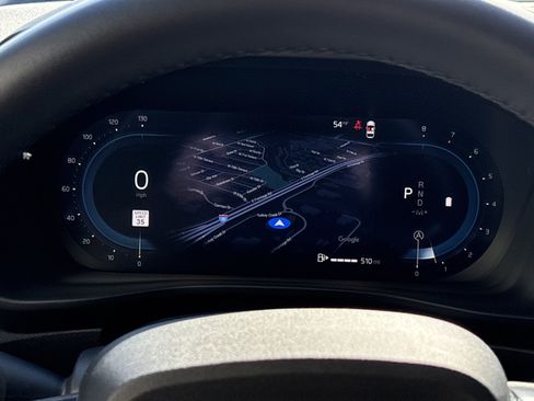 Used 2025 Volvo XC40 B5 Plus image 20