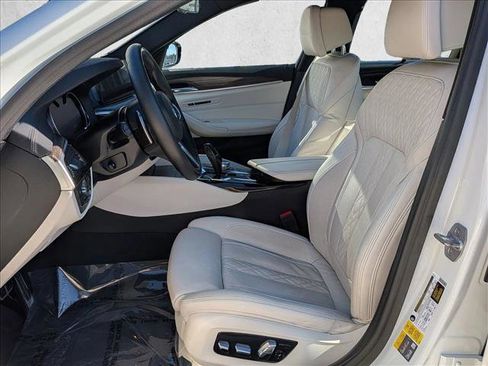 Used 2018 BMW 530e xDrive image 20