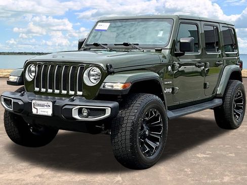 Used 2022 Jeep Wrangler Unlimited Sahara AWD/4WD image 4
