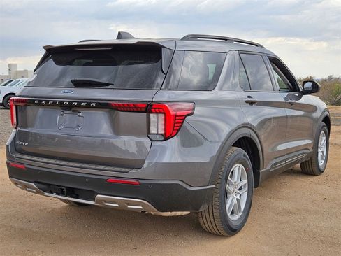 New 2026 Ford Explorer Active w/ Active Comfort Package image 5