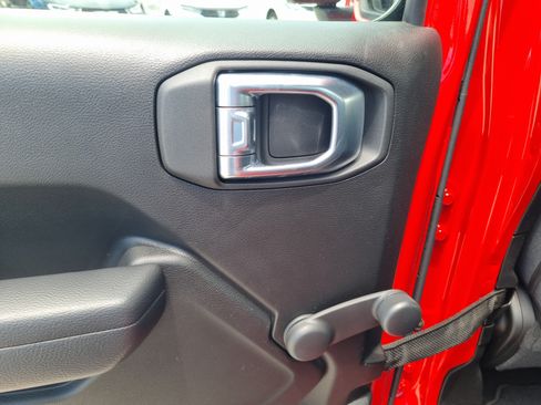 Used 2024 Jeep Gladiator Sport AWD/4WD image 11