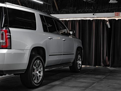 Used 2020 GMC Yukon XL Denali RWD image 12