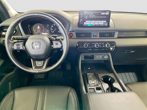Used 2024 Honda Pilot TrailSport image 23