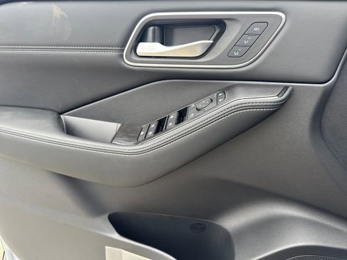 New 2026 Nissan Rogue Platinum w/ Platinum Premium Package image 19