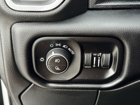 Used 2024 RAM 2500 Laramie image 26