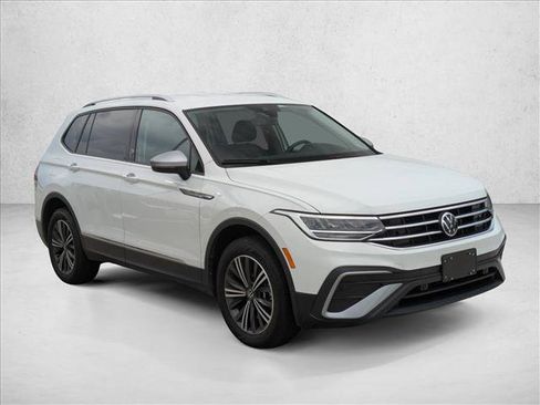 Used 2024 Volkswagen Tiguan Wolfsburg Edition AWD/4WD image 3