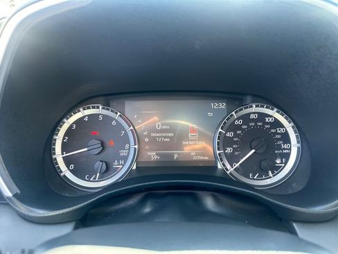 Used 2023 Toyota Highlander XLE AWD/4WD image 35