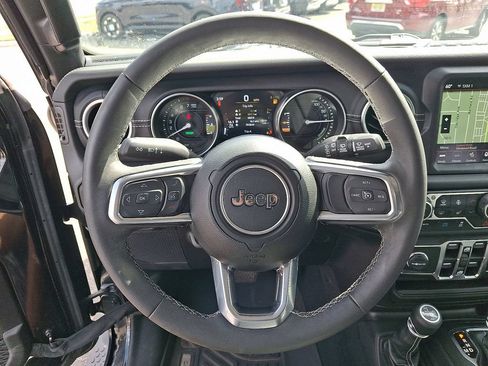 Used 2023 Jeep Wrangler Unlimited Sahara w/ Cold Weather Group AWD/4WD image 20