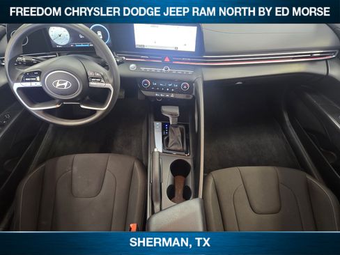 Used 2024 Hyundai Elantra SEL image 19