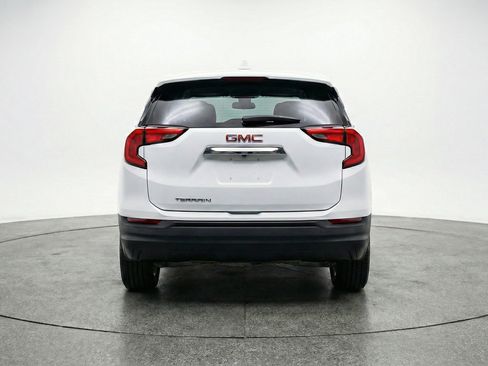 Used 2024 GMC Terrain SLE FWD image 7